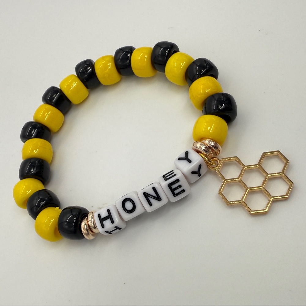 Honey Handmade Black and Yellow Bead with Honey Comb Charm Bracelet NWOT